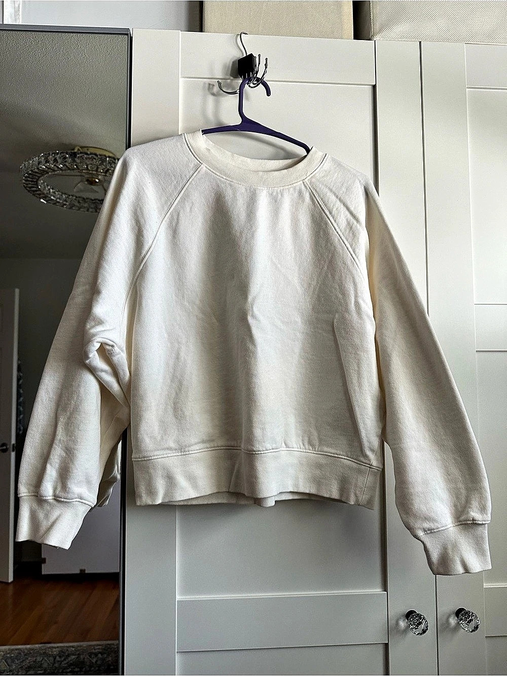 Oversized Raglan Sweatshirt - Picture 3 of 7